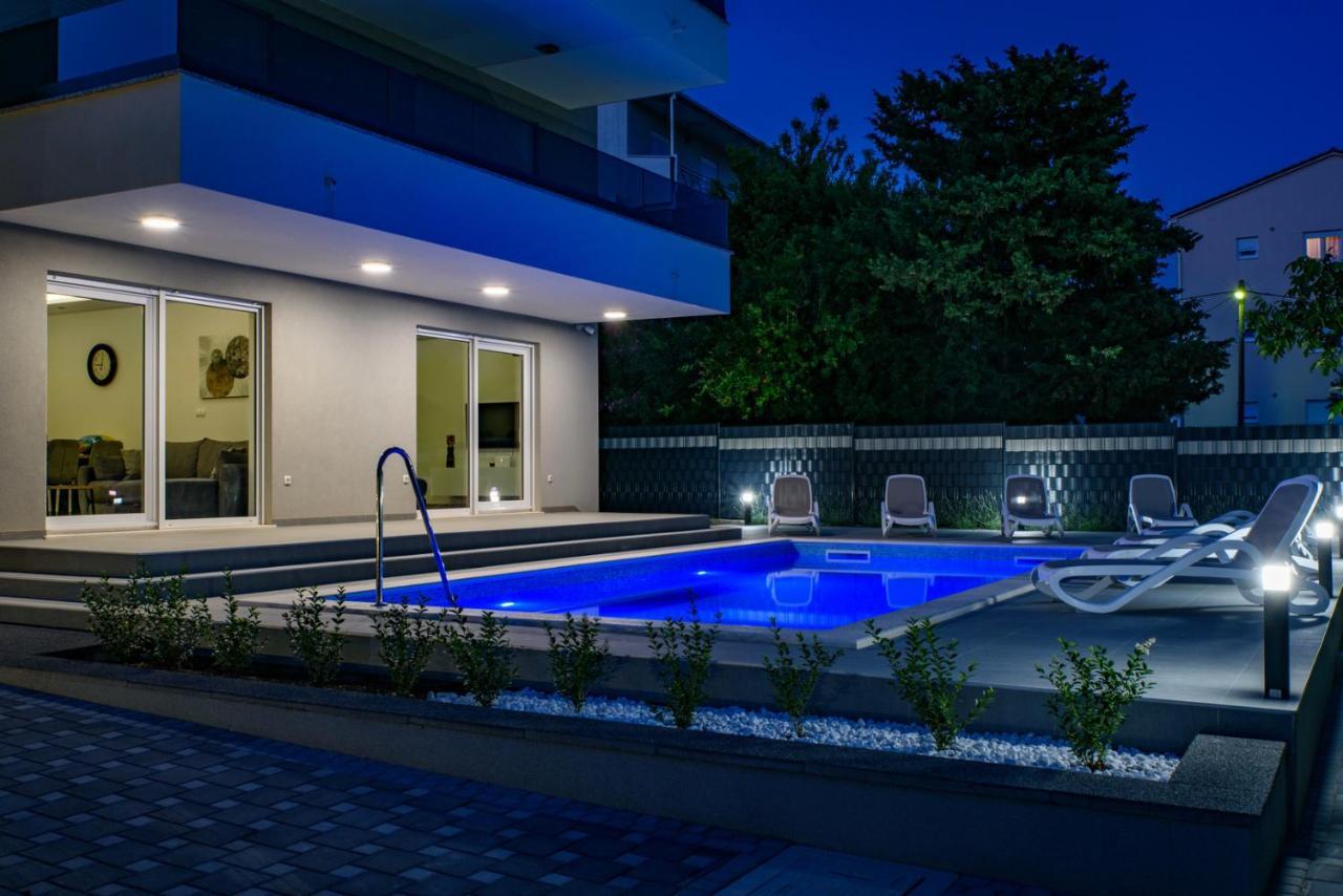 Seka Apartments With A Pool Kaštela Eksteriør billede