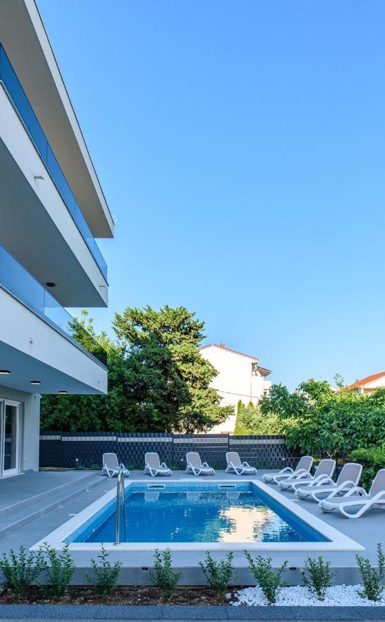 Seka Apartments With A Pool Kaštela Eksteriør billede